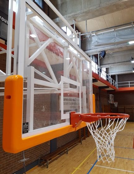  Nuevas canastas de baloncesto abatibles en los polideportivos de Txurdinaga, Deusto, Errekalde y Zorrotza