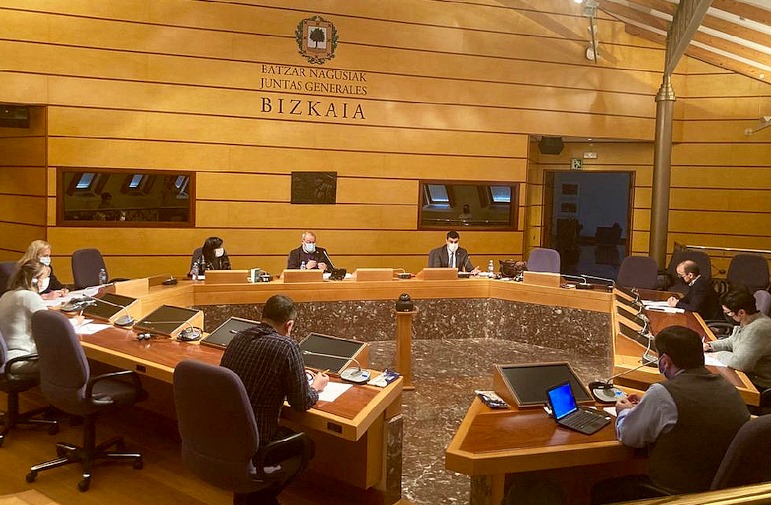  Diputación subirá el número de horas computadas para el personal de conducción de cuatro concesionarias de Bizkaibus